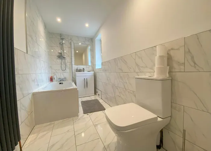 Апартаменты 1 Bed Close To Arena Sleeps Up To 4 People 3ga